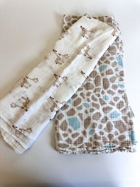 Aden Anais Muslin Swaddle Blankets Giraffe & Animal Print 40” x 40” Set of 2